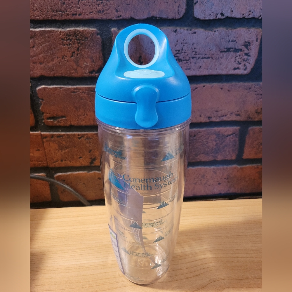 Conemaugh Health System Johnstown, PA Tervis Tumbler Bottle with Lid - Picture 2 of 7